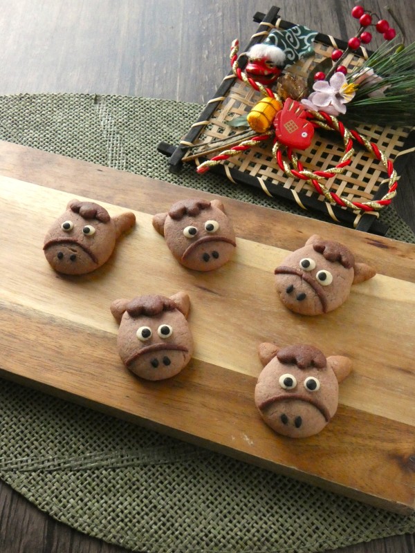 『お正月にぴったり！「型なし！馬のデコクッキー」』