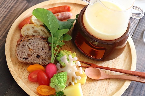 【裏技】ピザ用チーズがお店の味に！分離しない「黄金比」で作る絶品チーズフォンデュ