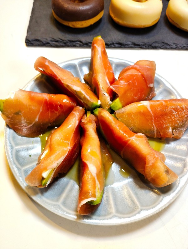 『リアル３分クッキング(^^)アボカドと生ハムとクリームチーズのオードブル』