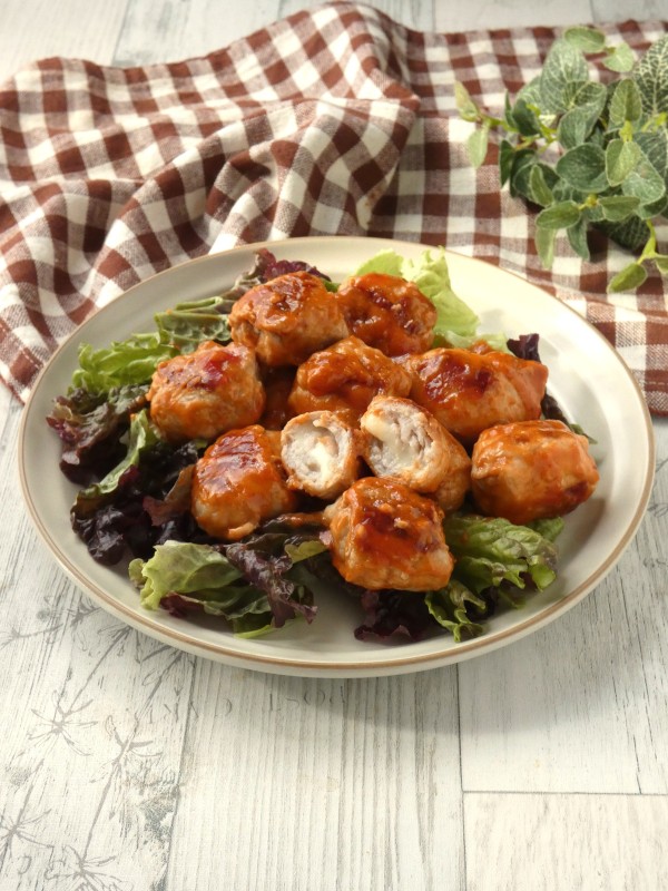 『パクパク止まらない～「肉巻きモッツァレラチーズのケチャマヨ炒め」』