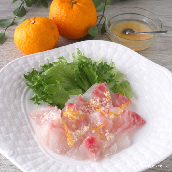 混ぜるだけで極上！香りよい和風ドレッシング『ゆず塩麹ドレッシング』で『鯛のお刺身サラダ』