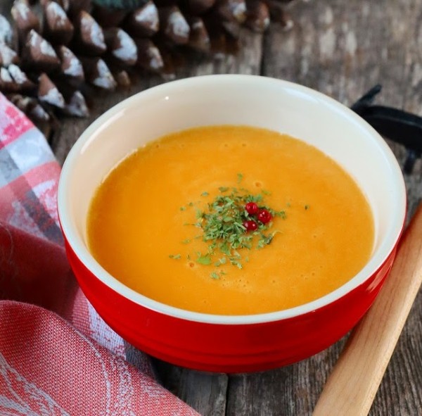 ほんのり甘い♪ りんごとにんじんポタージュ(レシピ)