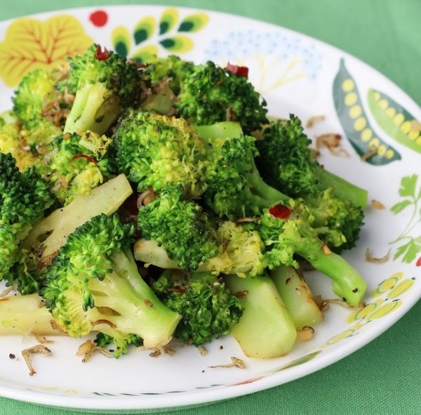 カリカリじゃことブロッコリーのペペロンチーノ (レシピ)