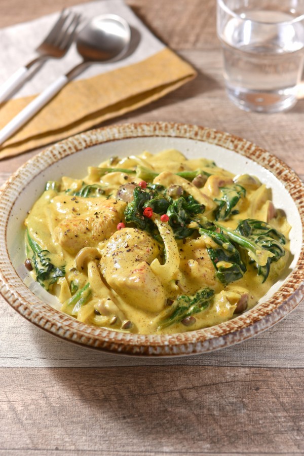 ほうれん草と鶏肉のカレークリーム煮♪ワンパン20分で作る煮込み料理｜ぐんまクッキングアンバサダーvol.44 - すずめの食卓３６５日