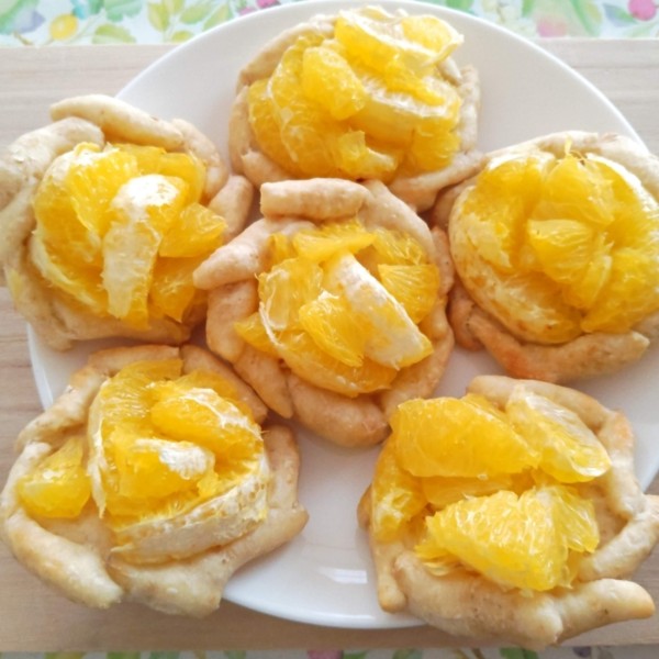 果肉たっぷり、苦み控えめ！ はっさくのタルトパン