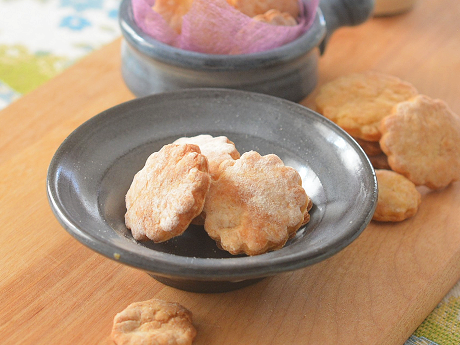 ホットケーキミックスで薄焼きビスケット♪
