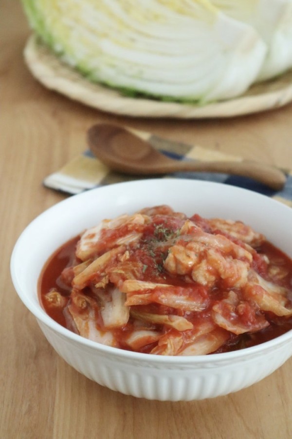 『【#ヘルシーレシピ】邑美人白菜と鶏もも肉のピリ辛トマト煮込み』