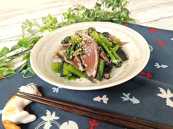 節約料理♪小松菜とカツオのたたきの切り落としの柚子胡椒和え