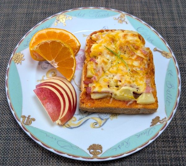 ボリュームたっぷり☆ジャーマン風ポテトピザトースト♪☆♪☆♪