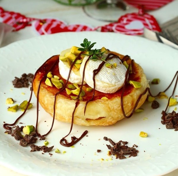 しょっぱ ! 甘い !  包むだけりんごパイ＆ブリーチーズ (レシピ)