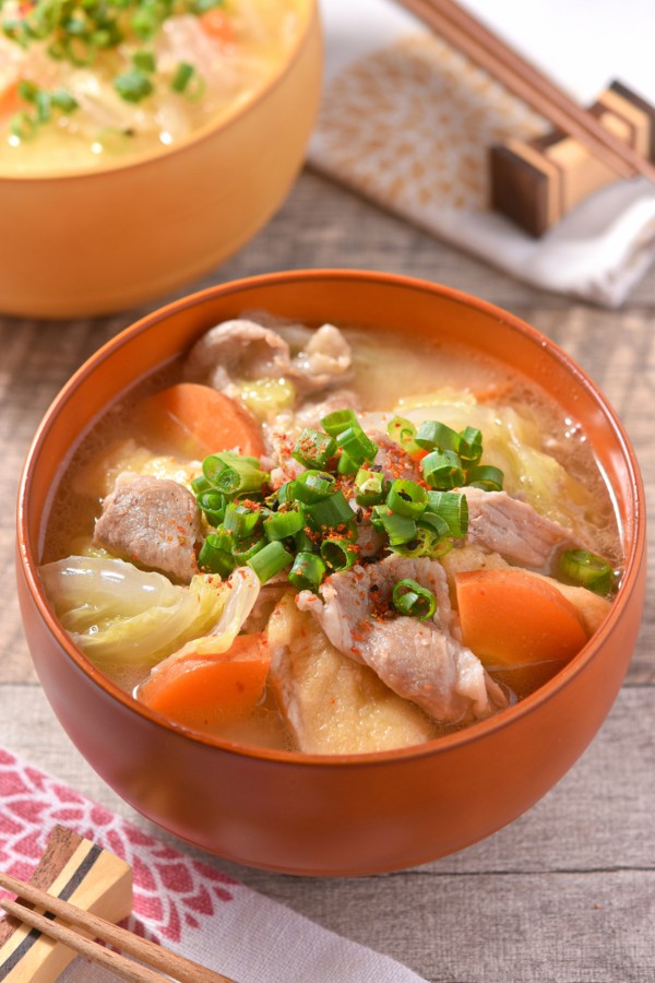 【白菜豚汁レシピ】15分で簡単！白菜のあまみたっぷりボリューム満点の豚汁 - すずめの食卓３６５日