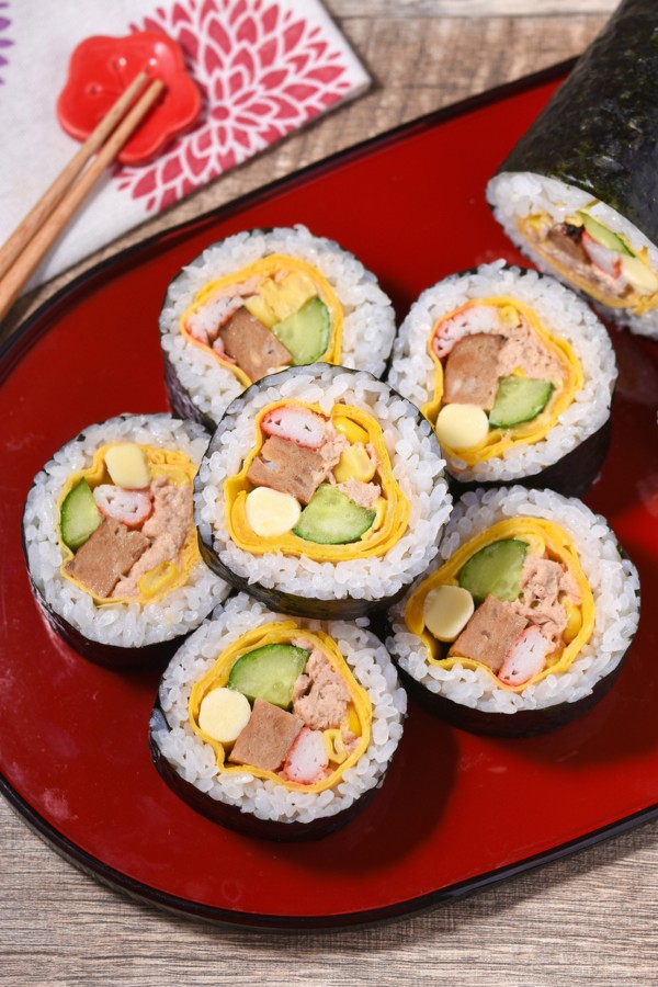 【七福サラダ巻き】失敗しない簡単巻きずし｜20分で萌え断 - すずめの食卓３６５日