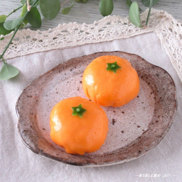 見た目だけミカン。みかん0％！味はチーズケチャップおにぎり『みかんおにぎり』