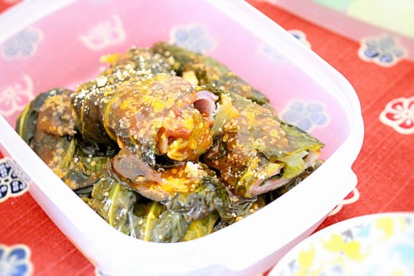 キャベツの硬い外葉を利用！ベーコンロールキャベツ