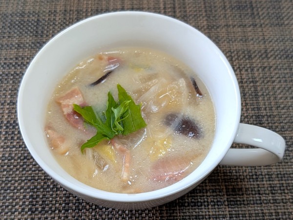 彩り豊か＆時短節約レシピ☆圧力鍋ｄｅ白菜とベーコンの濃厚豆乳スープ♪☆♪☆♪