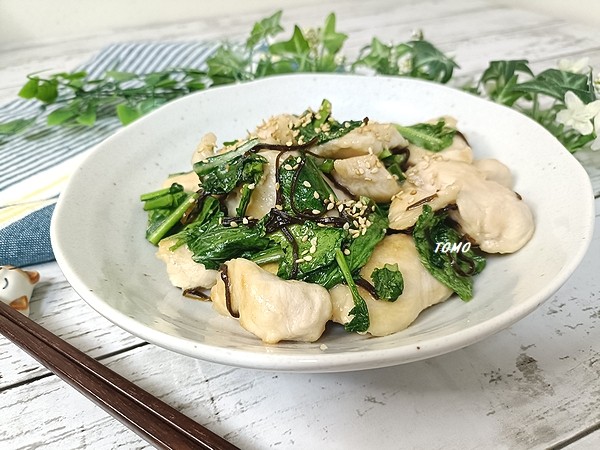 節約料理♪カブの葉と鶏むね肉の塩昆布炒め