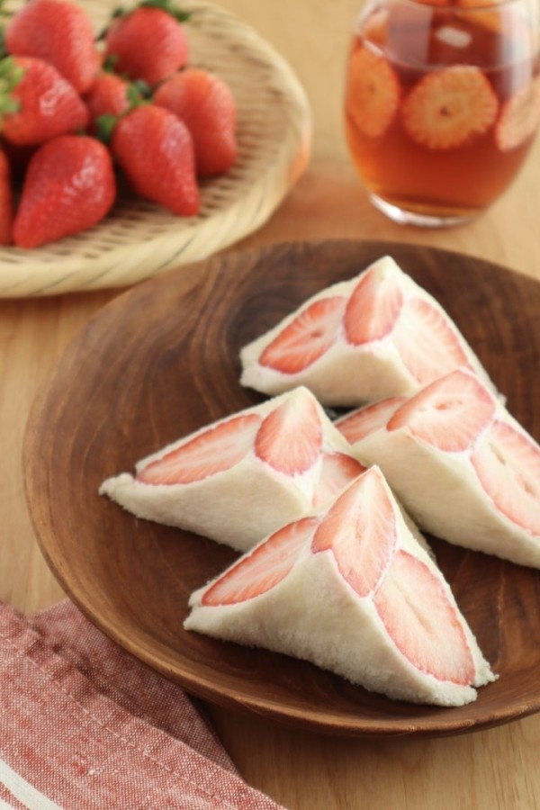 『生クリーム不使用！いちごのヨーグルトサンド』