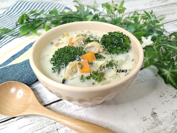 野菜どっさり♪白菜とブロッコリーの豆乳クラムチャウダー風