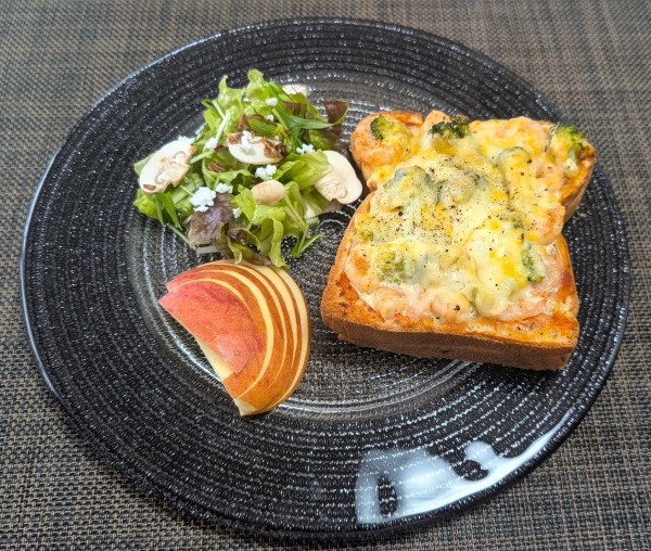 冬の最強コンビ☆ぷりぷりえびマヨピザトースト♪☆♪☆♪