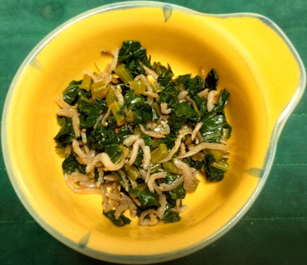 大根の葉とちりめんじゃこの炒めもの