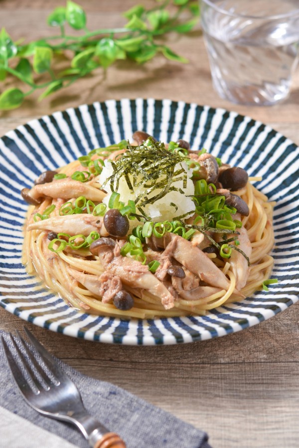 フライパン1つ＆15分！【ツナとしめじの大根おろし和風パスタ】 - すずめの食卓３６５日