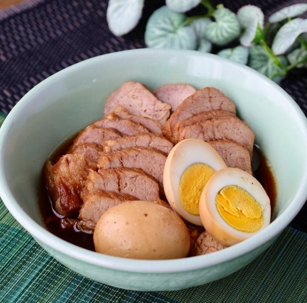 すき焼きのたれで作る ♪ 台湾風 ほったらかし煮豚 (レシピ)
