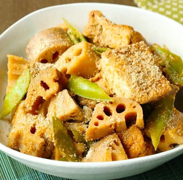 鍋一つで作る♪ 厚揚げとれんこんのコチュジャン煮 (レシピ)