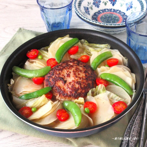 大胆に作ってご馳走＆豪華！大きく作って切り分けて♪寒い日に『コンソメ・ハンバーグ鍋』