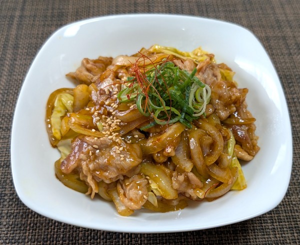 節約食材で至福の丼☆ピリ辛プルプル豚丼♪☆♪☆♪