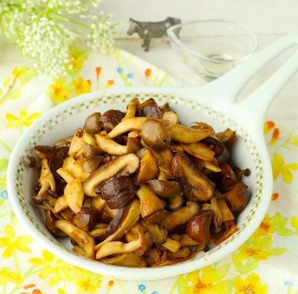 減塩でもおいしい ♪  きのこと甘栗のミルクウスターソース煮 (乳和食レシピ)