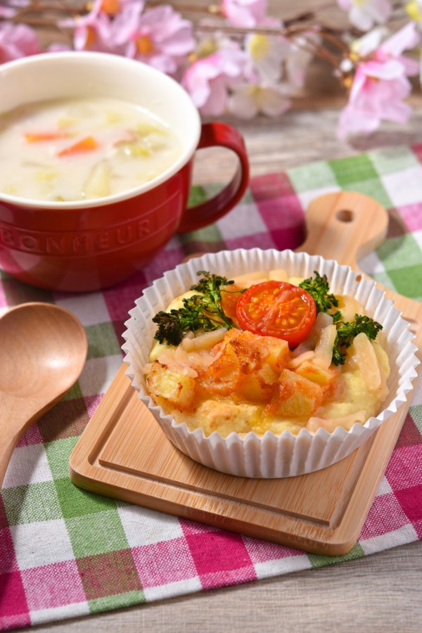 冷めてもやわらか！植物性チーズ「Pシュレッド」で作るホケミお総菜パン - すずめの食卓３６５日