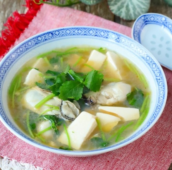 牡蠣と豆腐のとろとろスープ (レシピ)