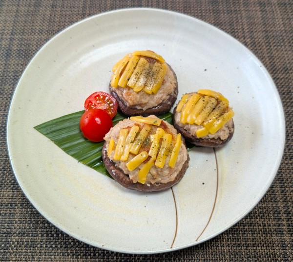 植物性の味ｄｅ相乗効果☆椎茸の肉詰めPシュレッドのせ♪☆♪☆♪
