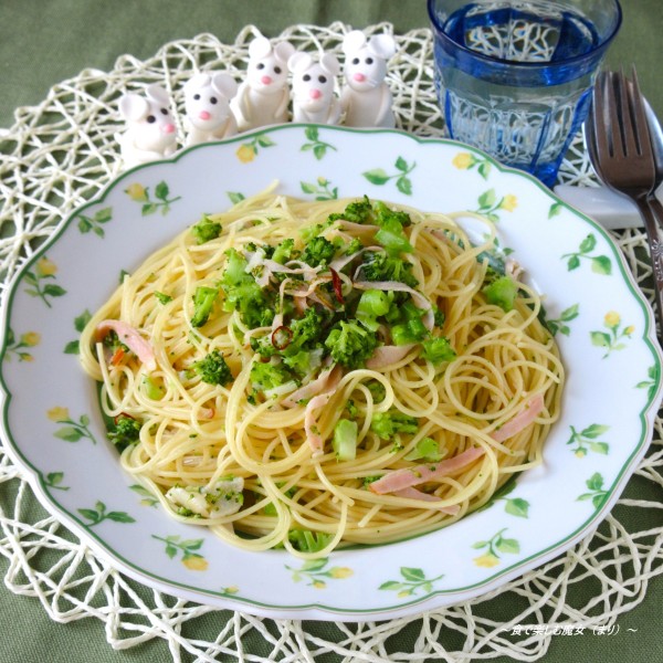 買い物行かずに簡単ごはん♪手軽に作れて野菜もたっぷり『ブロッコリーのペペロンチーノ』