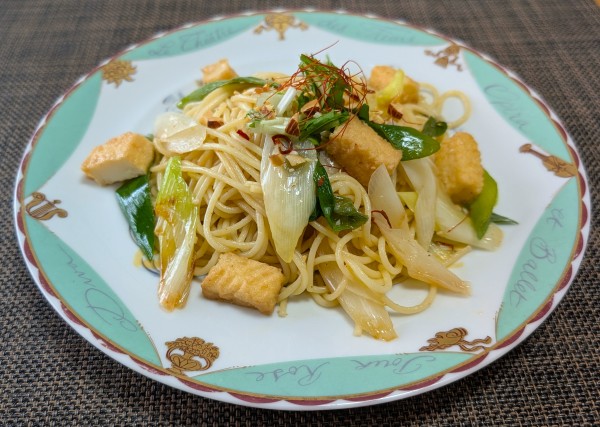 定番食材がご馳走☆絹厚揚げと白ねぎのエスニックパスタ♪☆♪☆♪