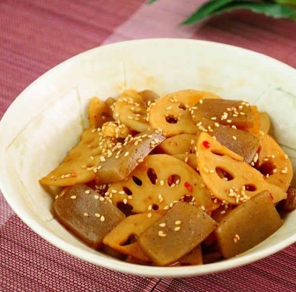 作り置きにもなる♪ れんこんとこんにゃくのピリ辛豆板醤炒め (レシピ)