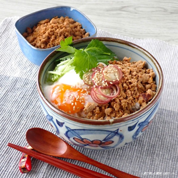 簡単、高タンパク、ヘルシーな、ベジタリアンそぼろ『高野豆腐そぼろ/高野豆腐そぼろ薬味丼』