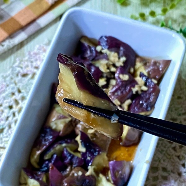 『【レンジで副菜！】大きなナスで冷めても美味しいおかず』