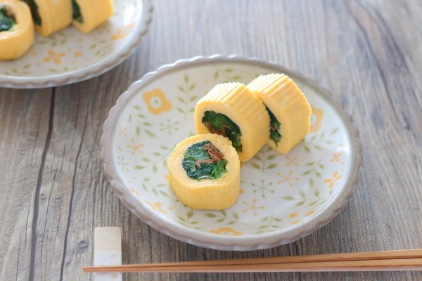小松菜の卵焼き（だし巻き）レシピ｜お弁当に映える彩り！白だしで失敗しないプロの作り方