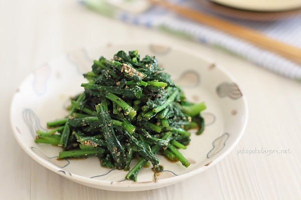 「ルッコラは生より茹でる派」が急増中！苦味を消して旨みを引き出す、プロの「5分副菜」が神レベル