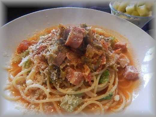ミネストローネパスタとか、小松菜ラーメンとか