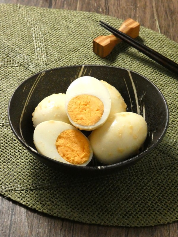 『材料4つで完成！「味噌レモン味卵」』