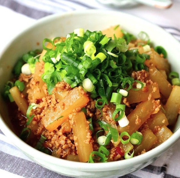 お箸が止まらない! 大根とひき肉のピリ辛炒め (レシピ)