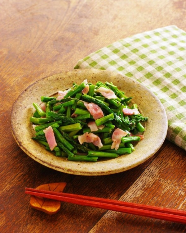 レンジで★アスパラとベーコンの塩胡椒和え【レシピ2509】#お弁当おかず #お弁当 #アスパラガス #ベーコン #塩 #こしょう #レンジ調理 : のんびり毎日 日々の暮らしの食卓 いただきますのレシピ 時々 編み物