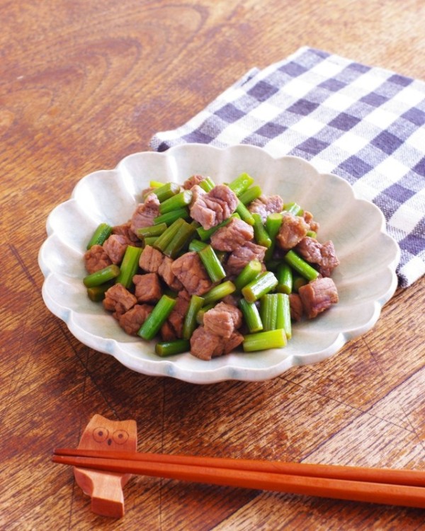 レンジで★にんにくの芽と牛肉の焼肉のタレ和え【レシピ2512】#お弁当おかず #お弁当 #にんにくの芽 #牛肉 #焼肉のタレ #レンジ調理 : のんびり毎日 日々の暮らしの食卓 いただきますのレシピ 時々 編み物
