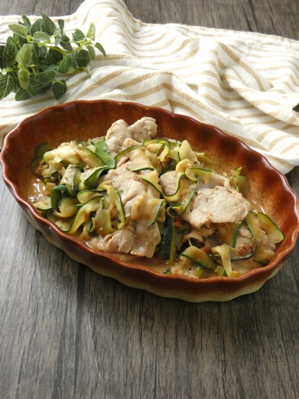 『電子レンジで完成！「豚肉とズッキーニの梅ごまナムル」』