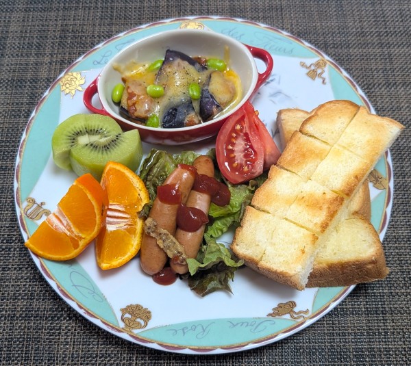 パンと一緒に焼くだけお手軽メニュー☆茄子のピザソース焼き♪☆♪☆♪