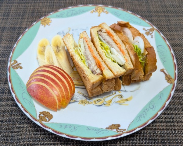 旬の新玉葱で格上げ☆トルコ風鯖サンドイッチ♪☆♪☆♪