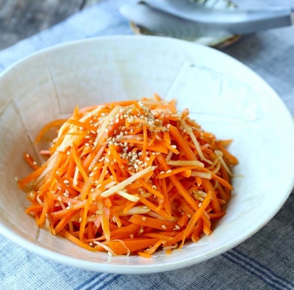 作り置きOK ♪ 新しょうがとにんじんの中華風サラダ (レシピ)