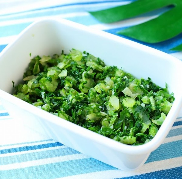 ご飯が止まらない ♪ セロリの葉のナンプラー炒め(レシピ)